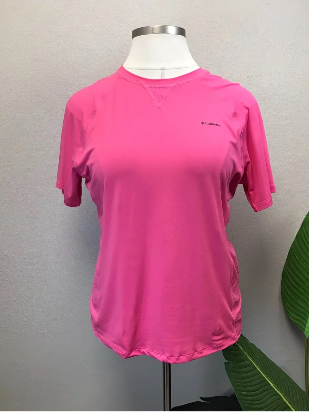 Columbia Pink Mesh Active Top - Size XL